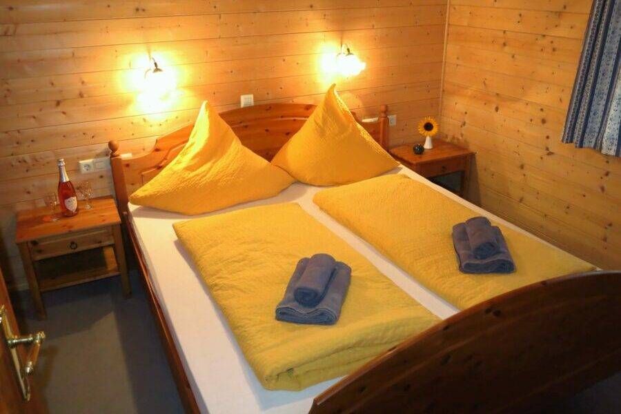Die Schlafzimmer in unserem Traumferienhaus Ludwig sind mit bequemen Doppelbetten ausgestattet