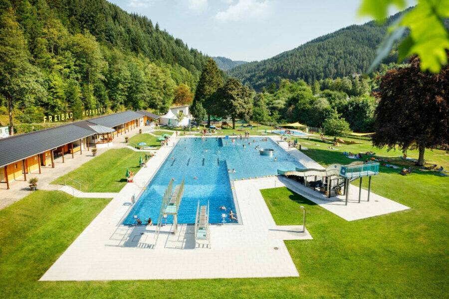 Das Freibad In Hornberg Ist Sehr Idyllisch Gelegen | Schwimmbad