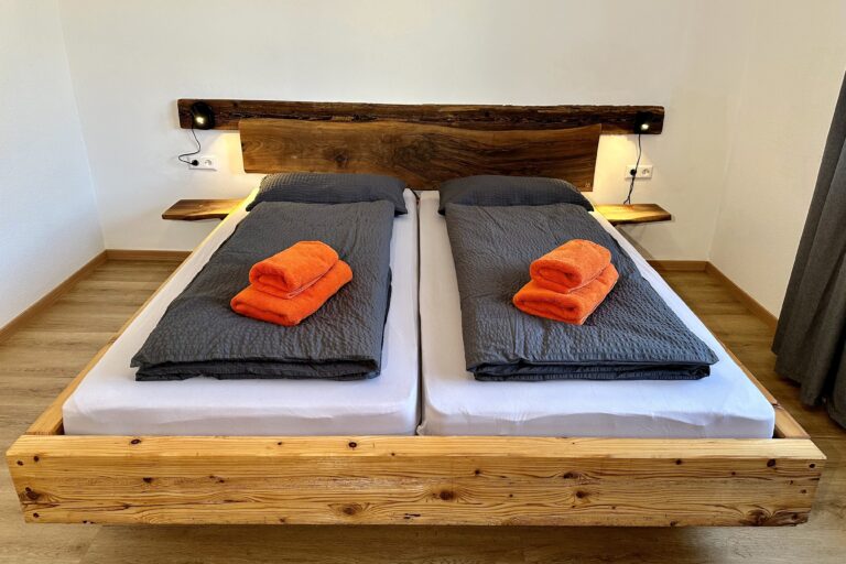 Das hinterste linke Schlafzimmer der Ferienwohnung im Schwarzwald