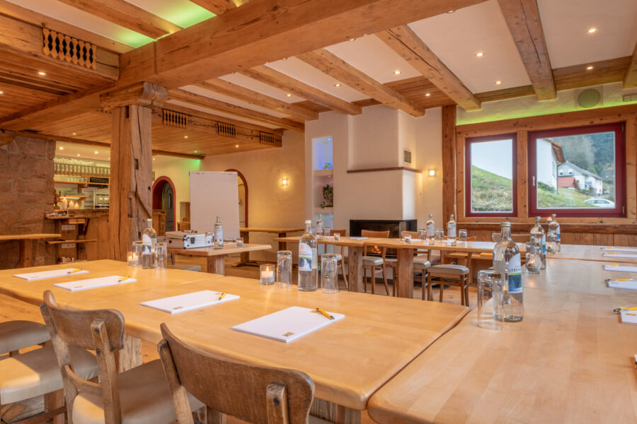 Bestuhlter Gastraum der EventLocation Schlössle