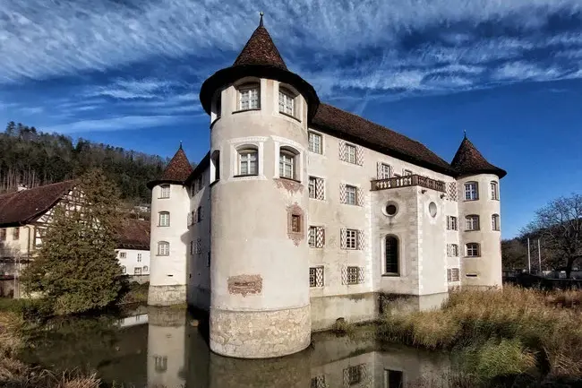 Das Wasserschloss in Glatt überzeugt mit einzigartigem Ambiente und leckeren Kuchensorten | Schwarzwald Burgen