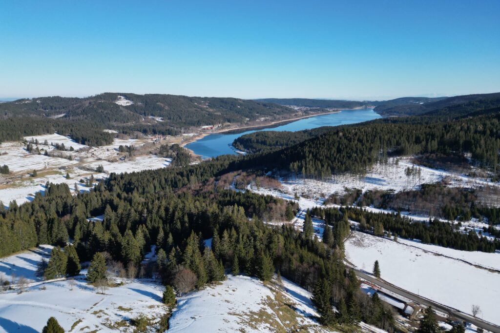 Luftaufnahme des Sporthostels am Schluchsee