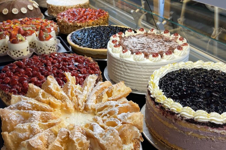 Die Café Am Kloster Konditorei in Alpirsbach | Schwarzwald Kuchen